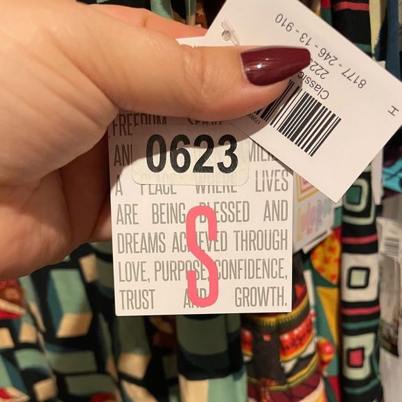 Lularoe holiday classic tee small - Picture 3 of 6